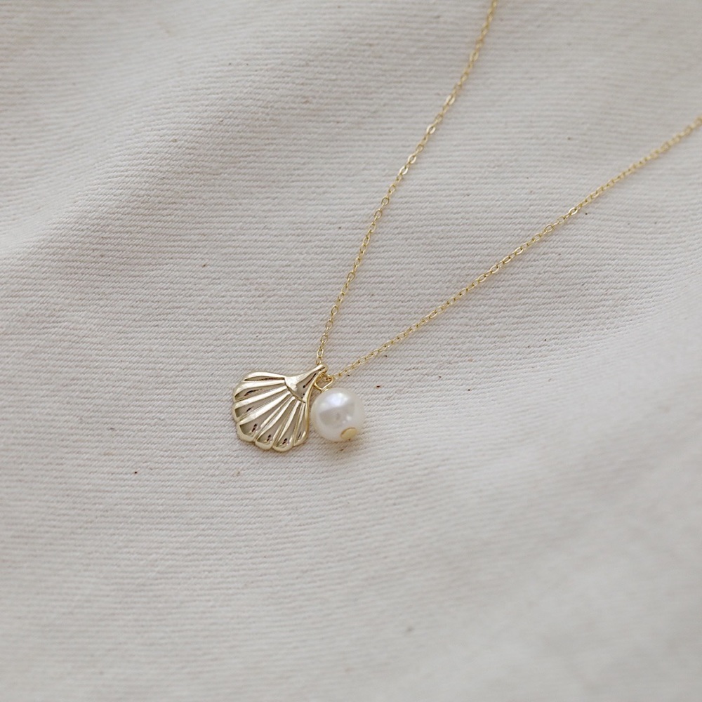 Seashell Pearl Necklace  | 14k Gold Plated - Picture 8 of 12